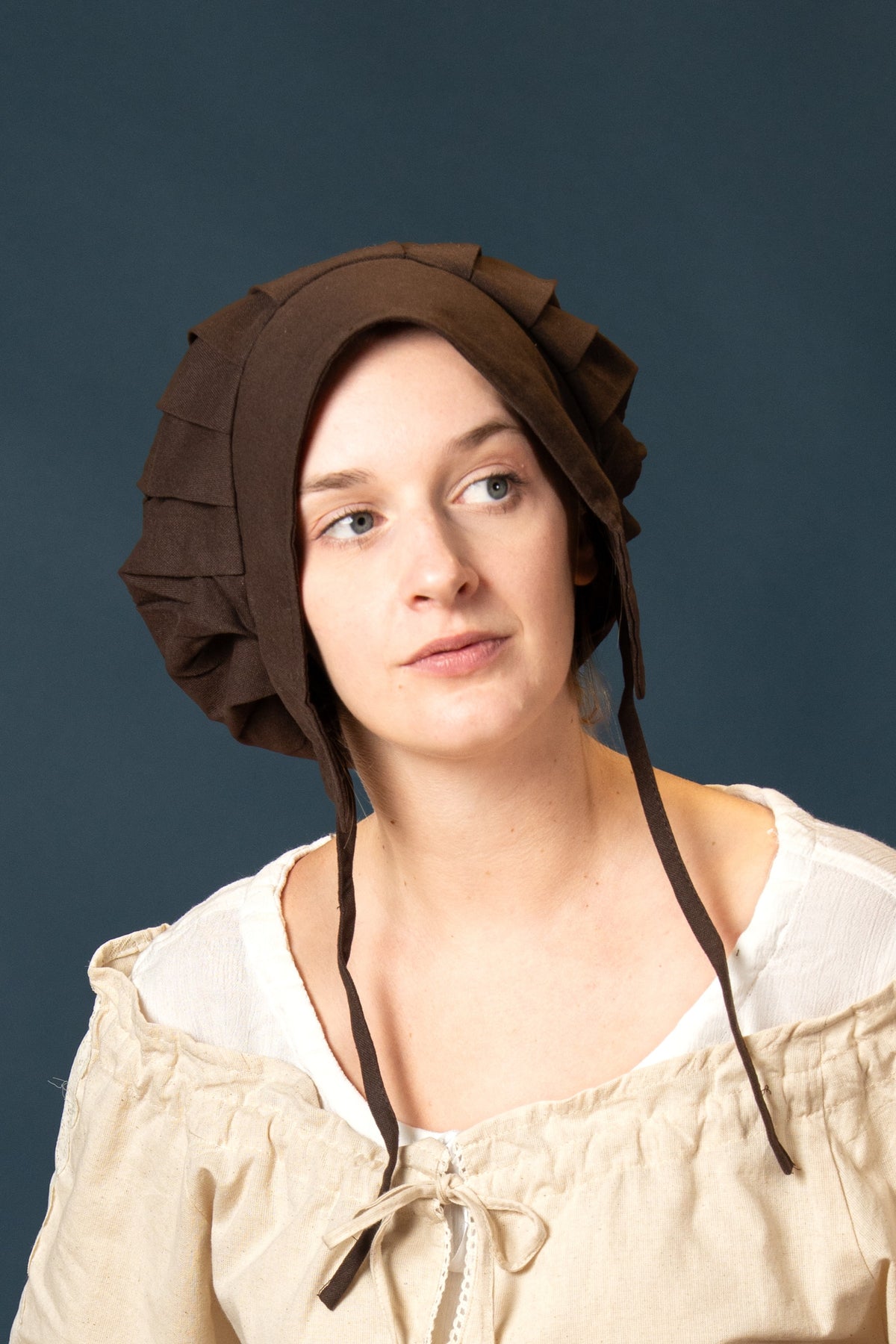 Pleated Baroque Coif Amsterdam, brown