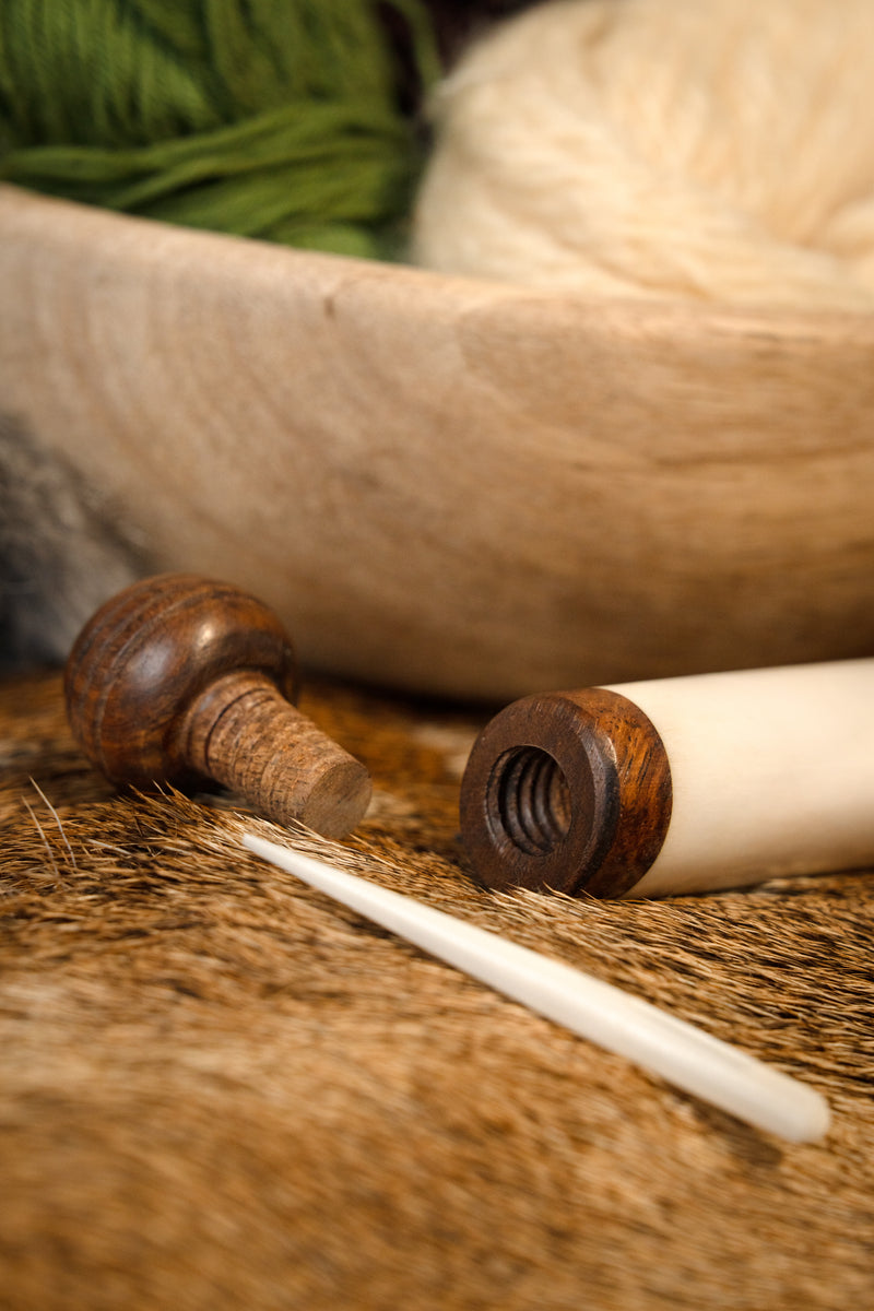 Mittelalterliches Nadelbehältnis aus Bein