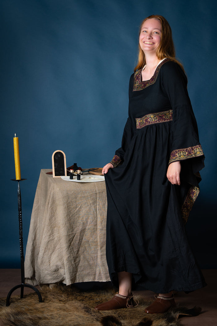 Bliaut Eleonora, zwart