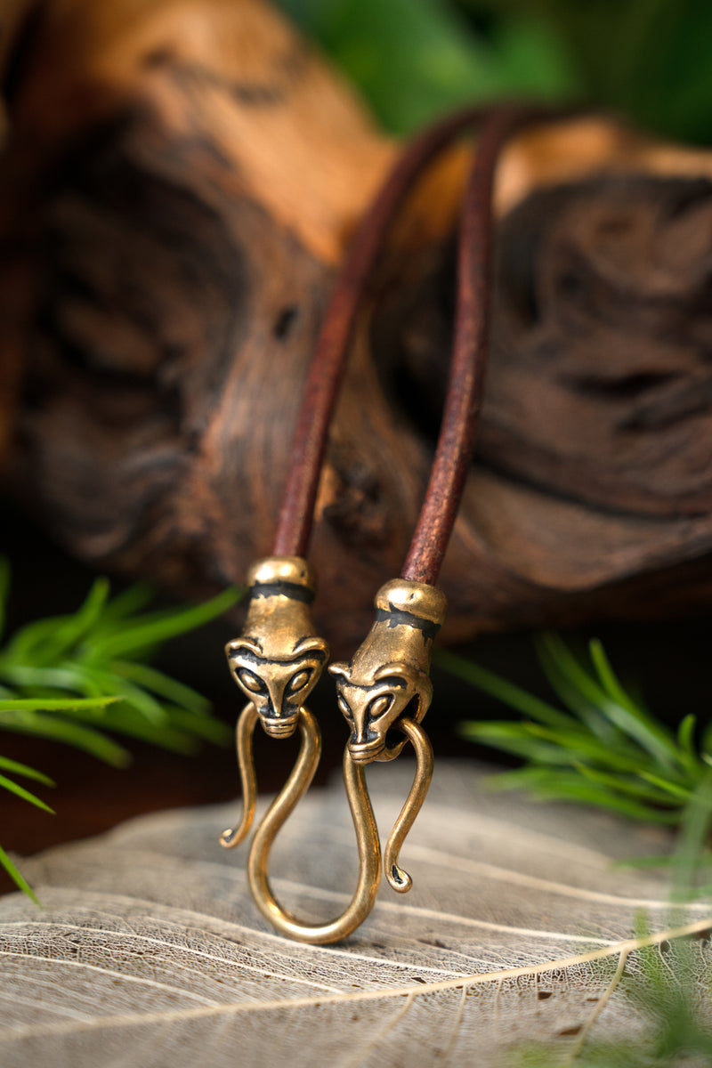 Collier viking avec belettes, brun, cuir