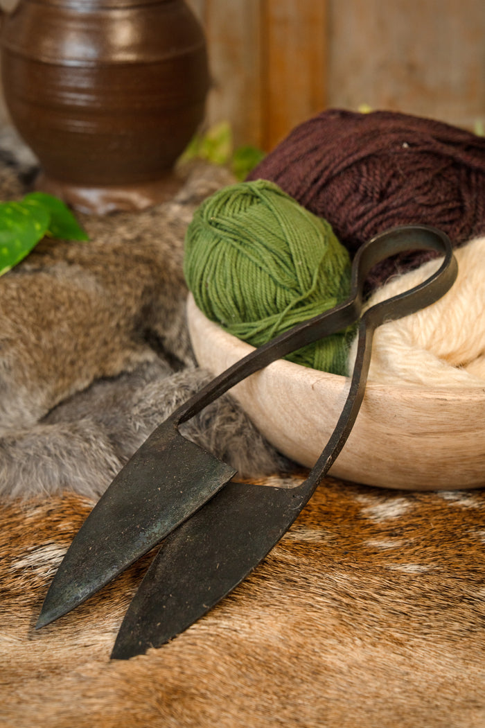 Historical bow scissors