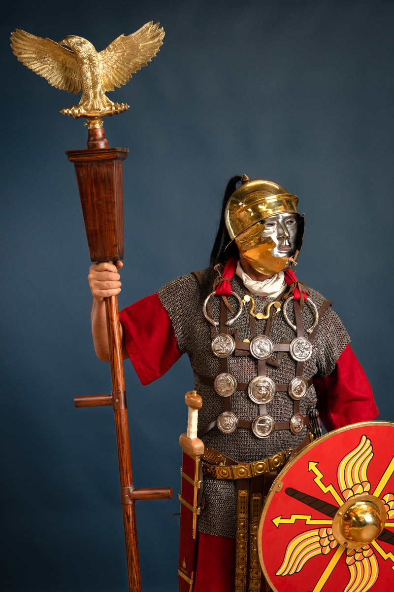 Aquila, römischer Adler mit Schaft