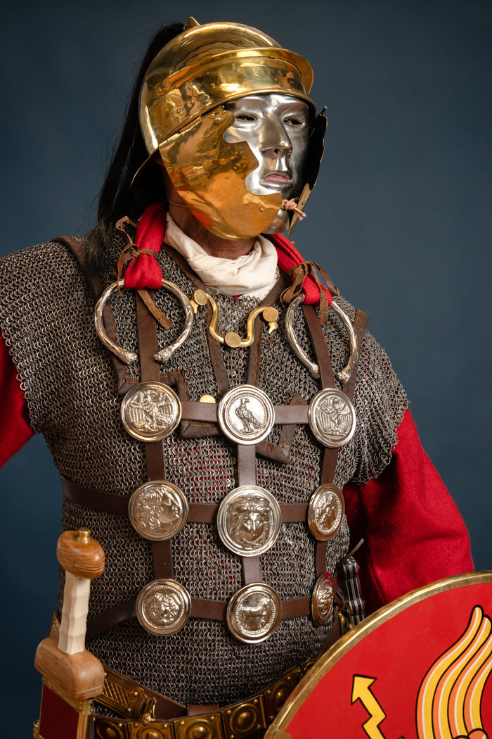 Phalerae set with torc