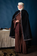 Broderet kappe Lyra, sort, uldblanding