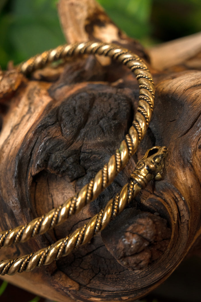 Wikinger Oberarmreif mit Wolfsköpfen, Bronze