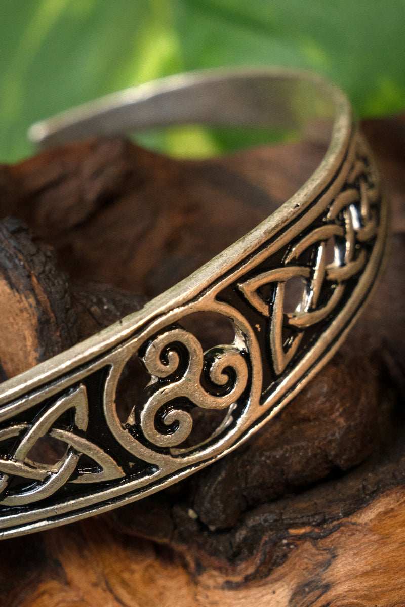 Bracelet Celtique étroite avec triskelion, bronze argenté