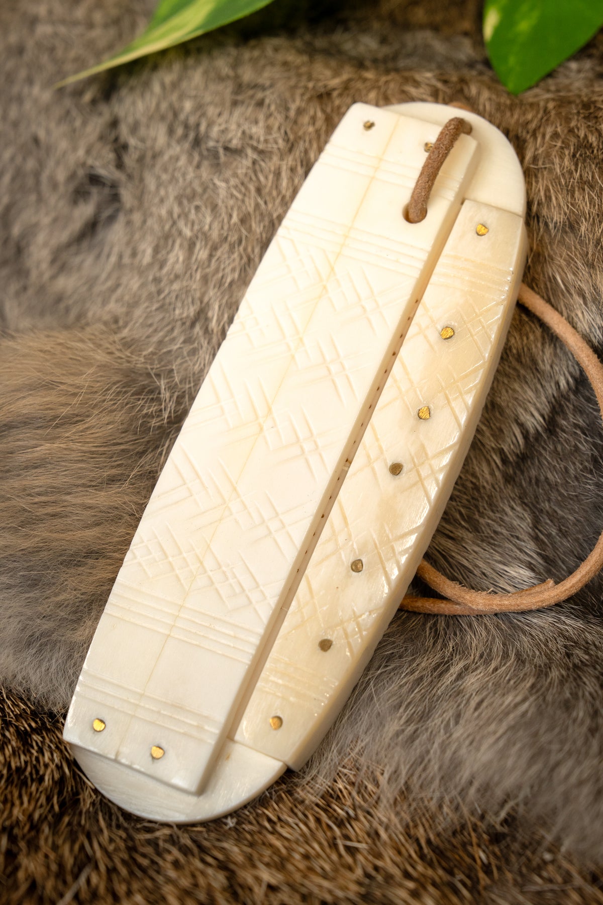 Pieptene Viking Suedez cu husă de protecție