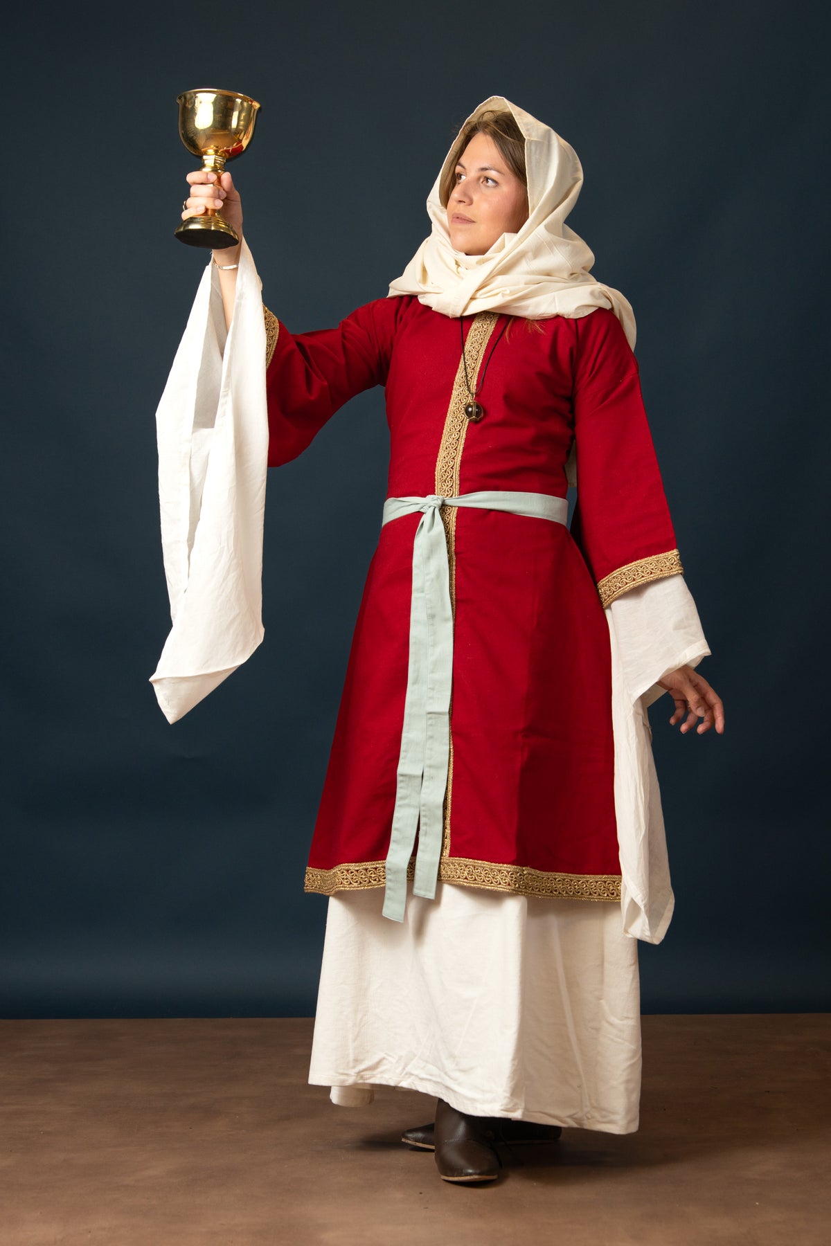 Bliaut Agnes, sametti, valkoinen