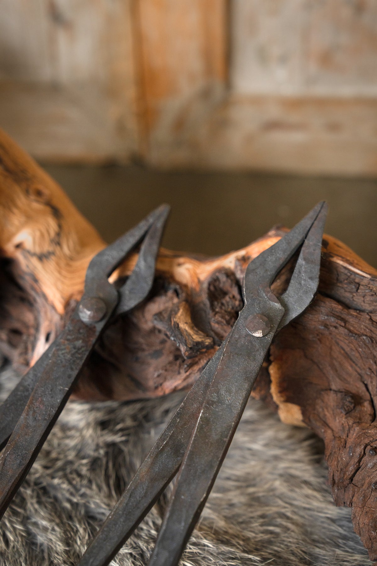 Set of 2 pliers for butted rings