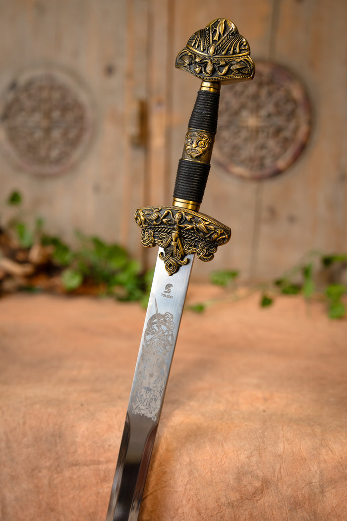 Dybek sword, semi-sharp