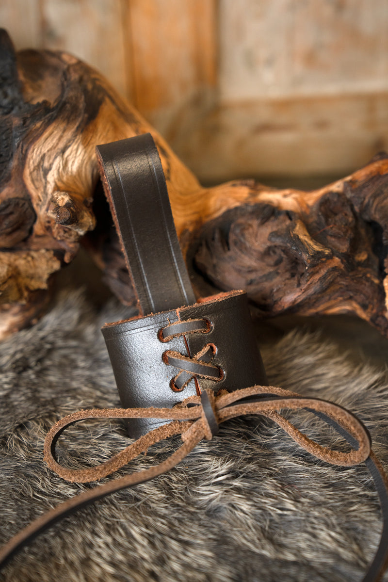 Gürtelhalter für Dolch, braun