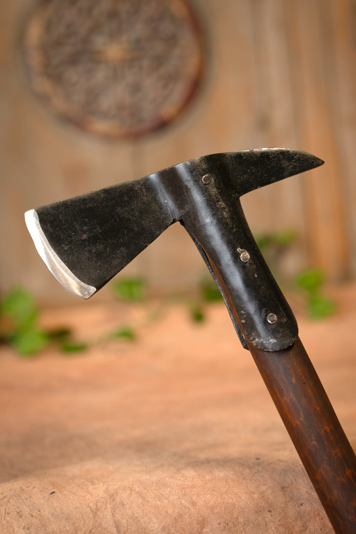 Hache d'abordage de pirate, semi-tranchante