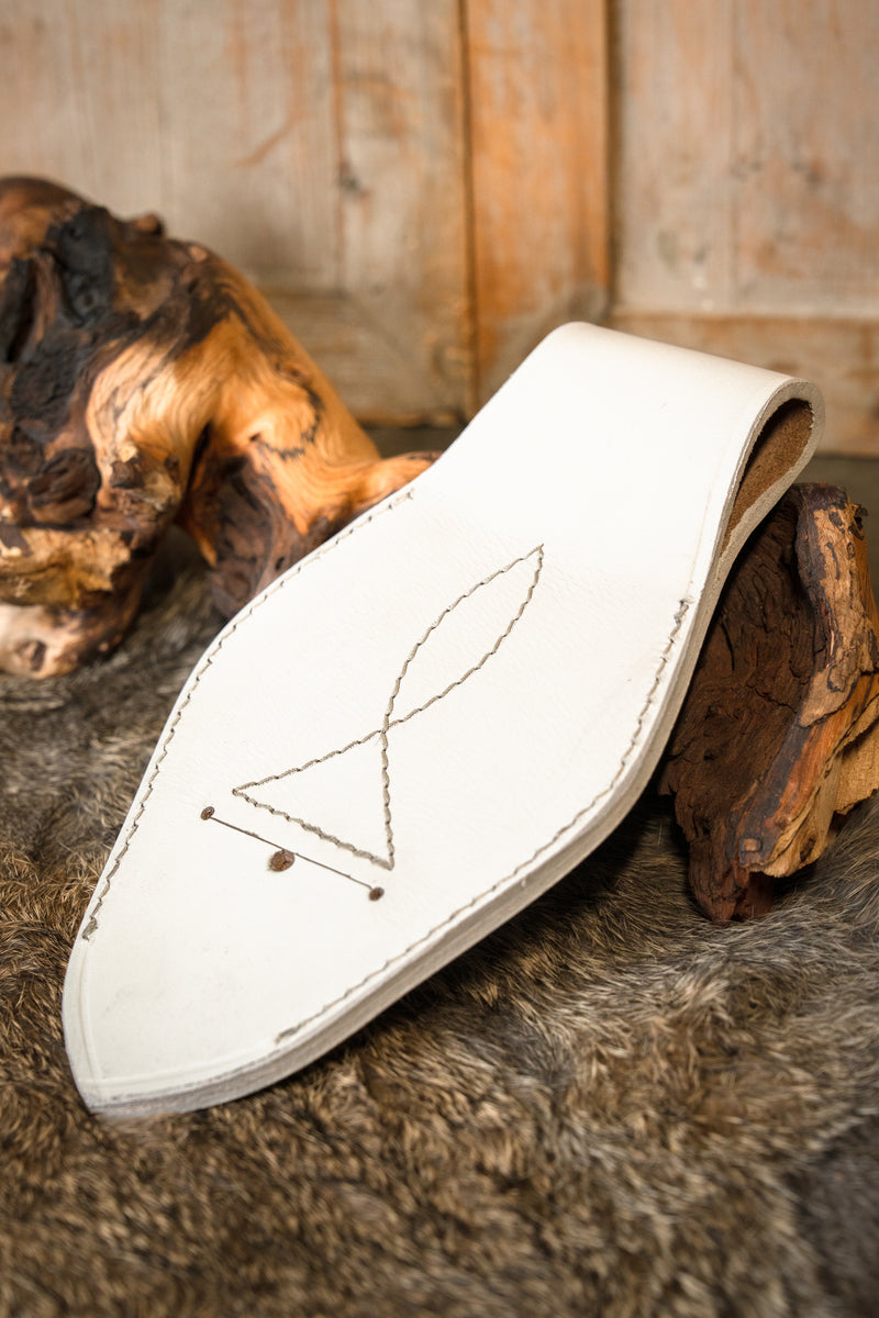 Militär vit svärdhållare