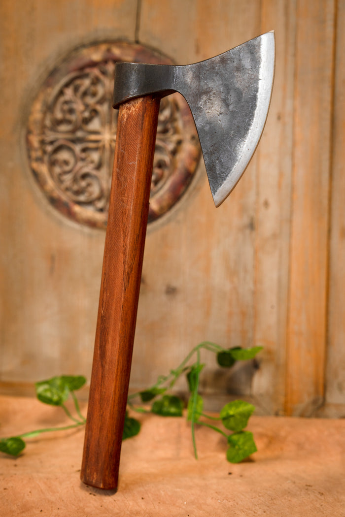 Hand axe Erich, semi-sharp