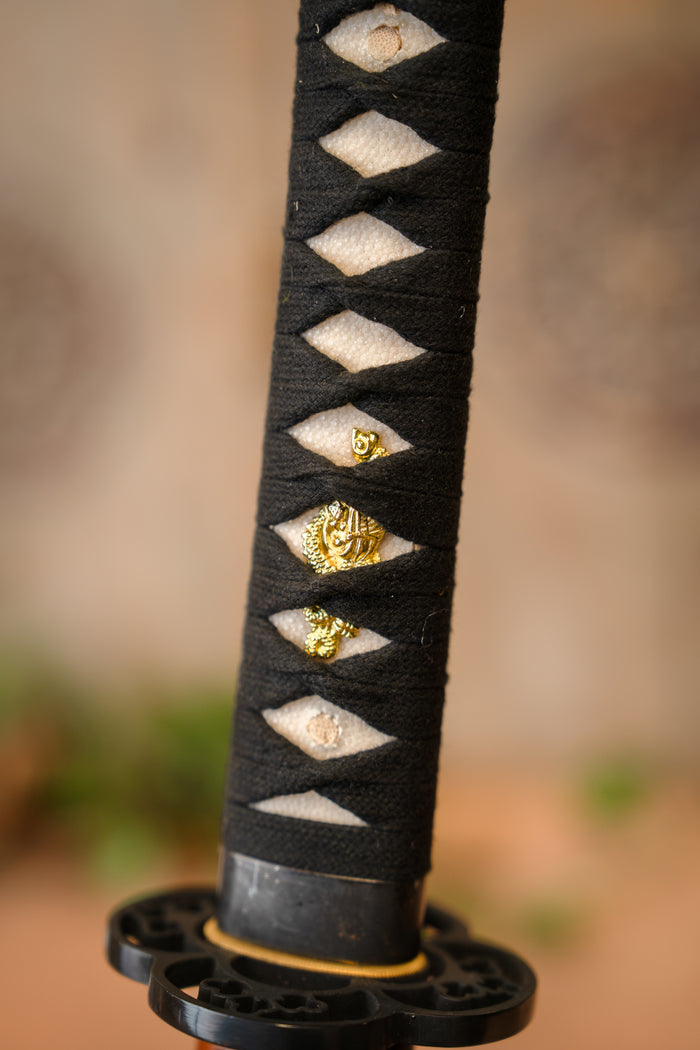 Iaitō z czerwonego drewna, długie, tępe (bojowe)