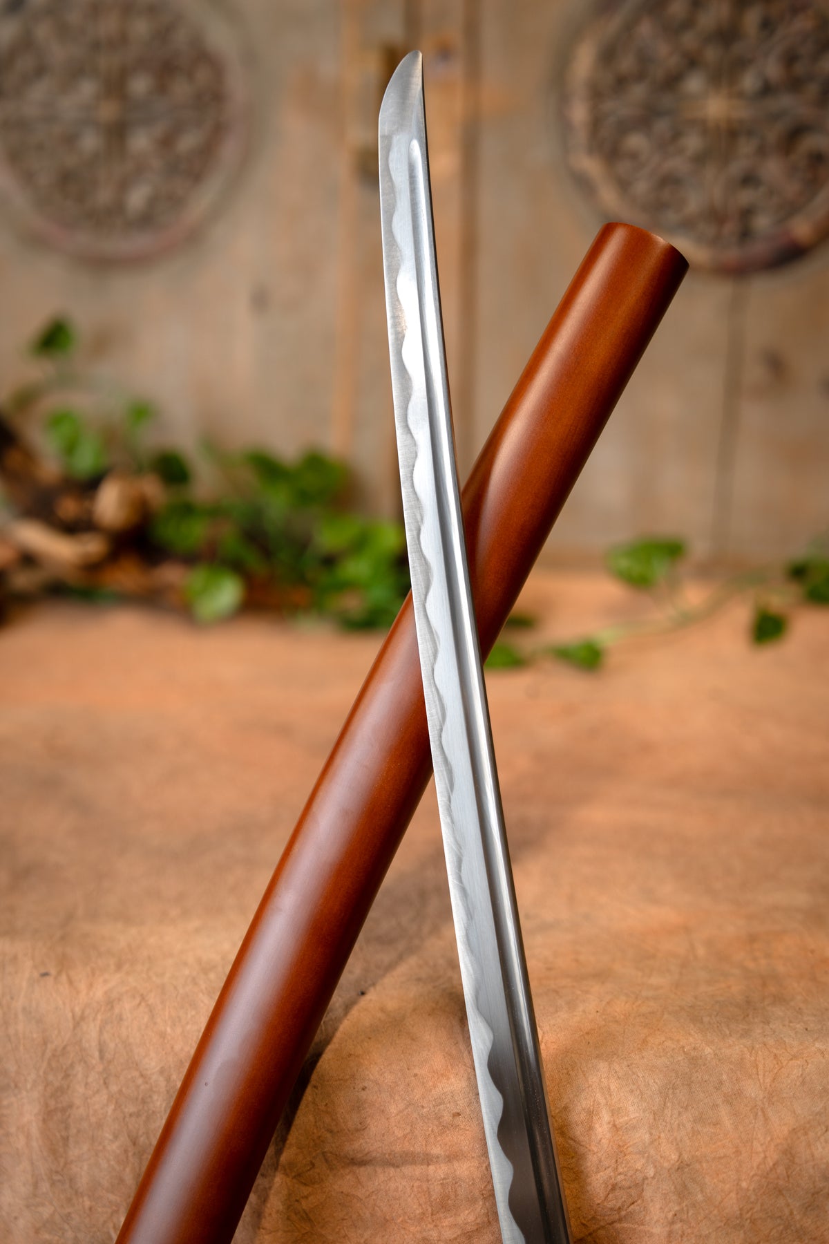 Iaitō z czerwonego drewna, długie, tępe (bojowe)