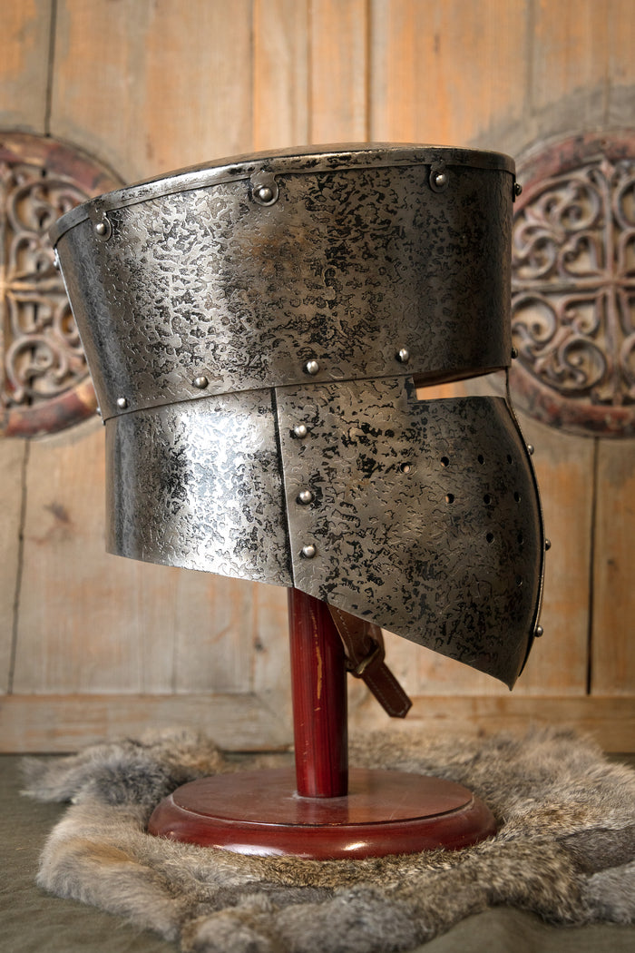 Stor hjelm fra 1200-tallet, patineret, 1,6 mm