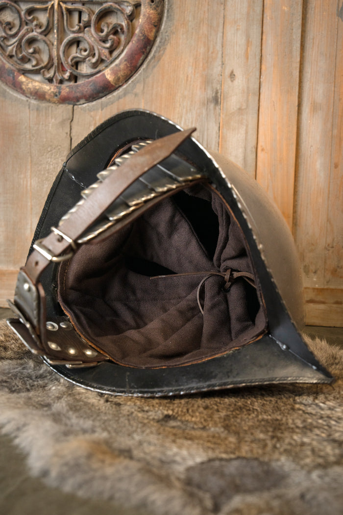 16e eeuwse Spaanse cabasset, antieke afwerking, 1.6 mm