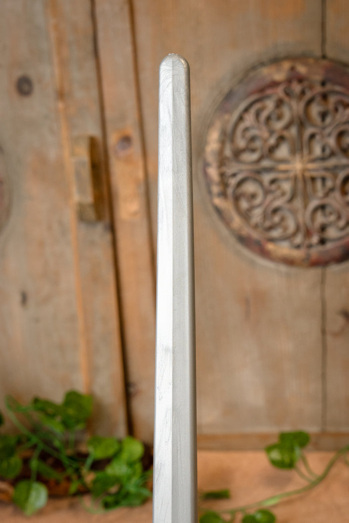 One handed replica HEMA