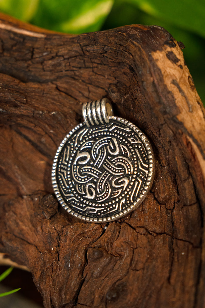 Angelsaksisk slangeamulet, forsølvet bronze