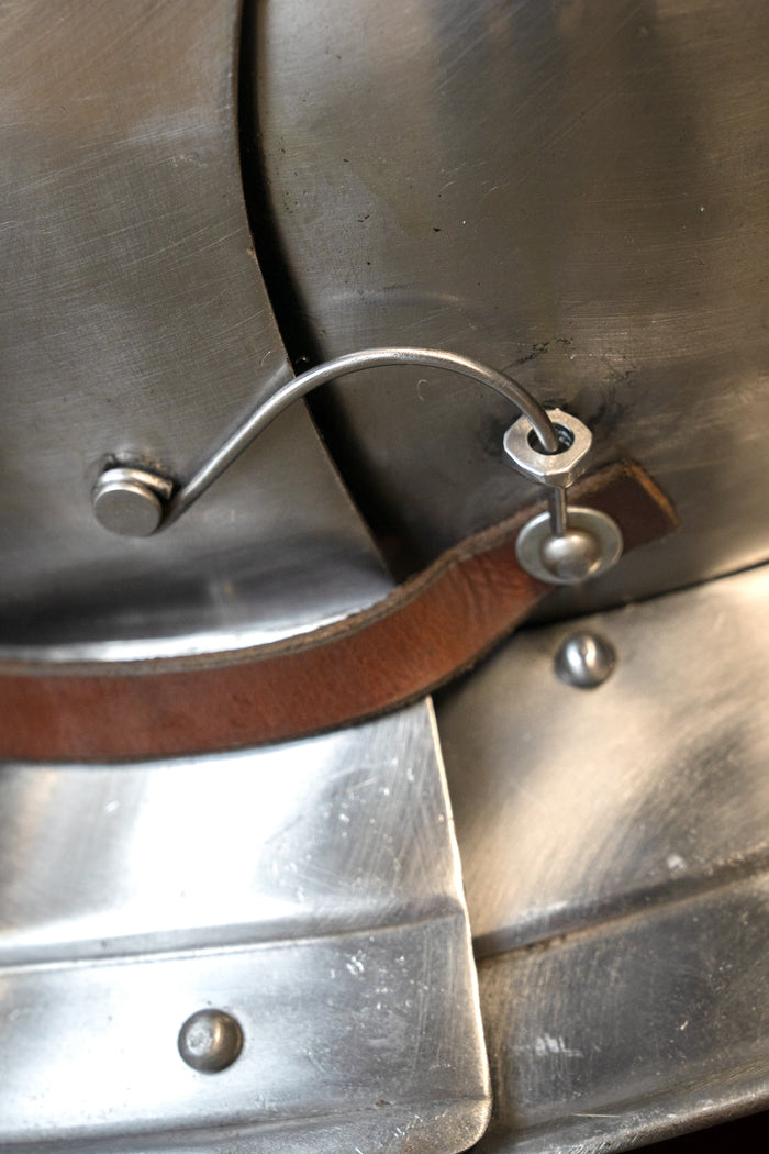 17-hundratals sluten hjälm, 1,6 mm