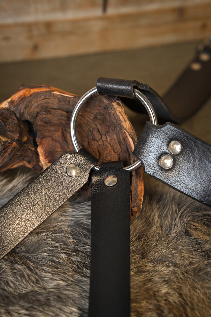 Traditionellt medeltida svärdsbälte