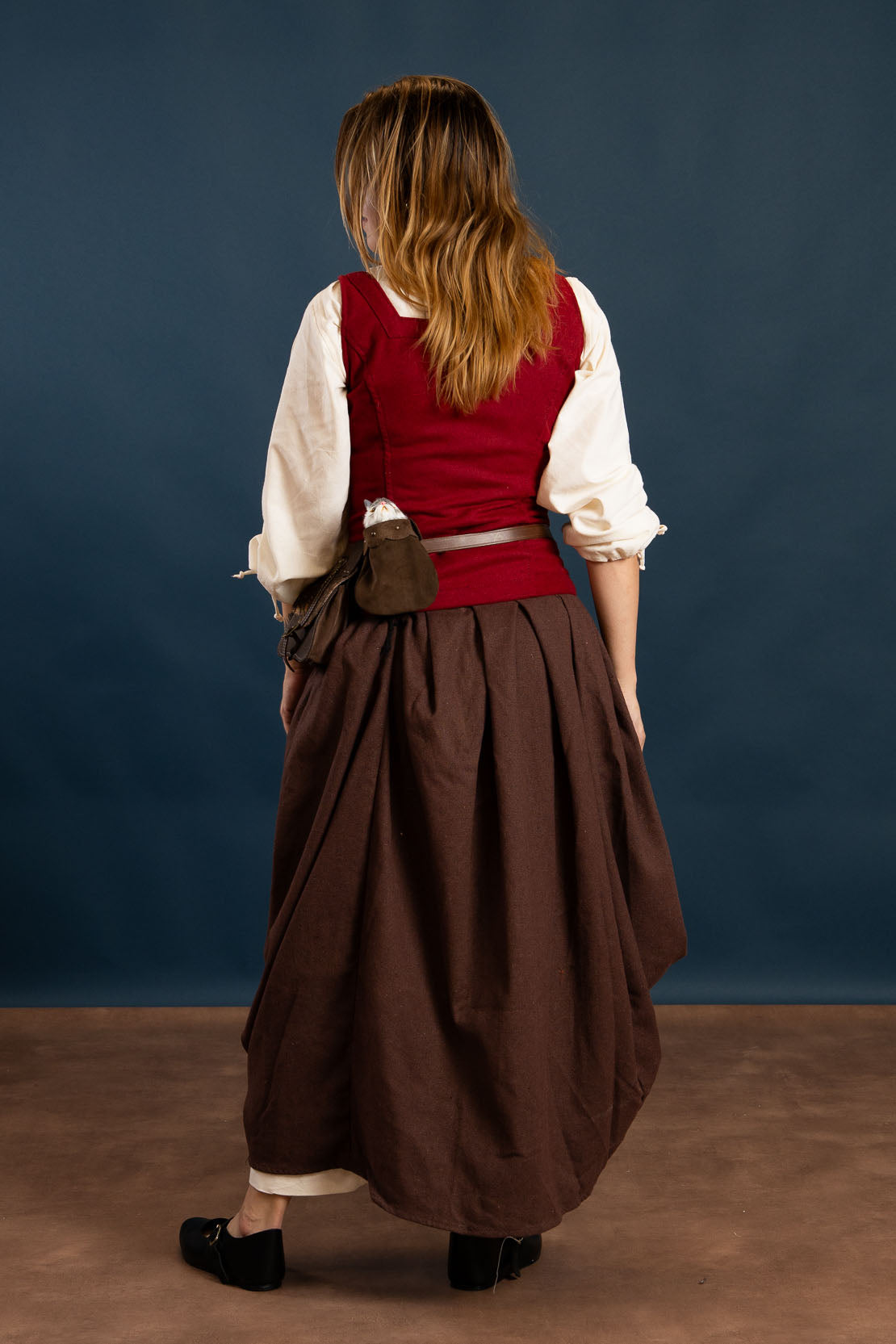 Anna szoknya, Barna