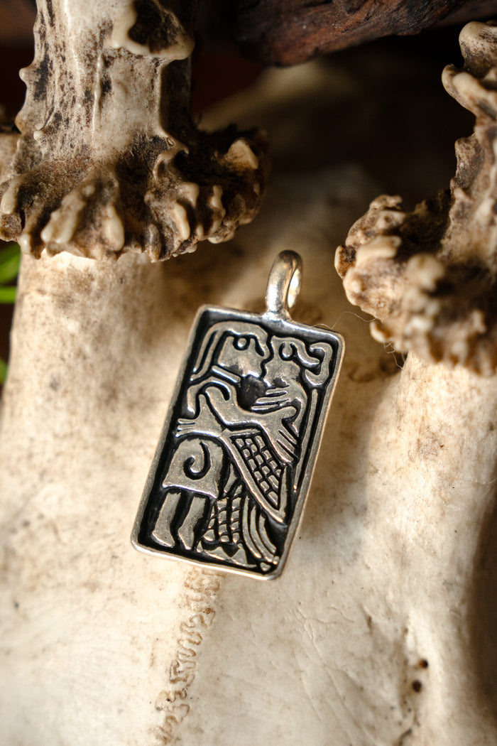 Guldgrubbe Vendel, amuleto do amor, bronze prateado