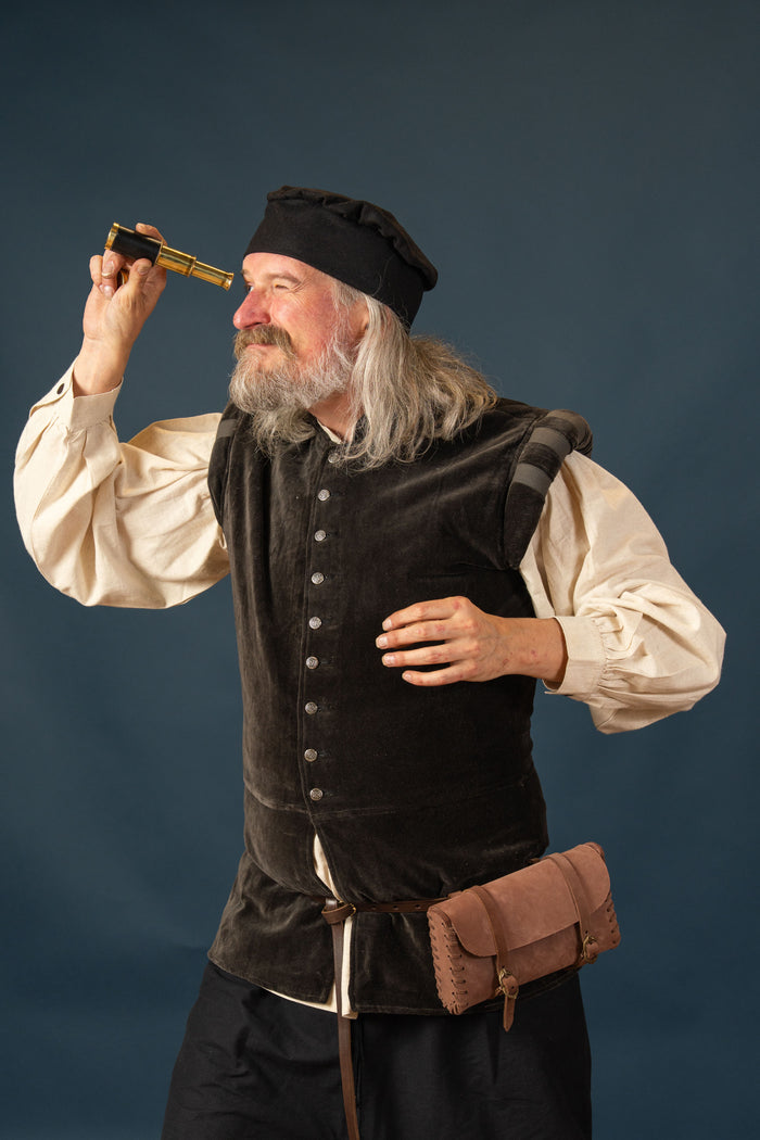 Velvet doublet with metal buttons, brown