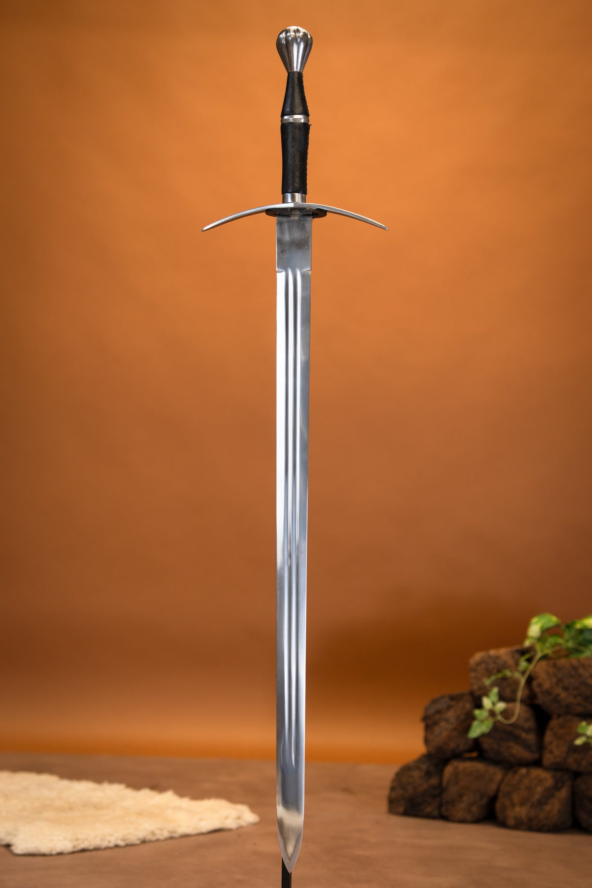 Medieval bastard sword Battle of Bosworth, semi-sharp