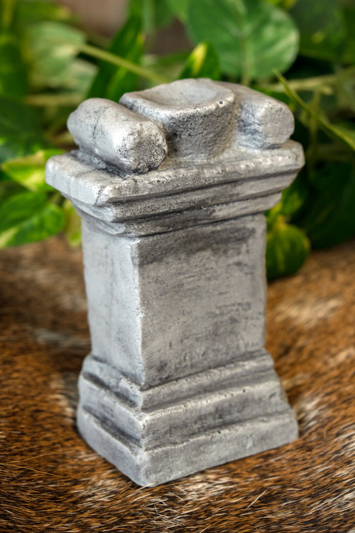 Colonne pour autel domestique romain