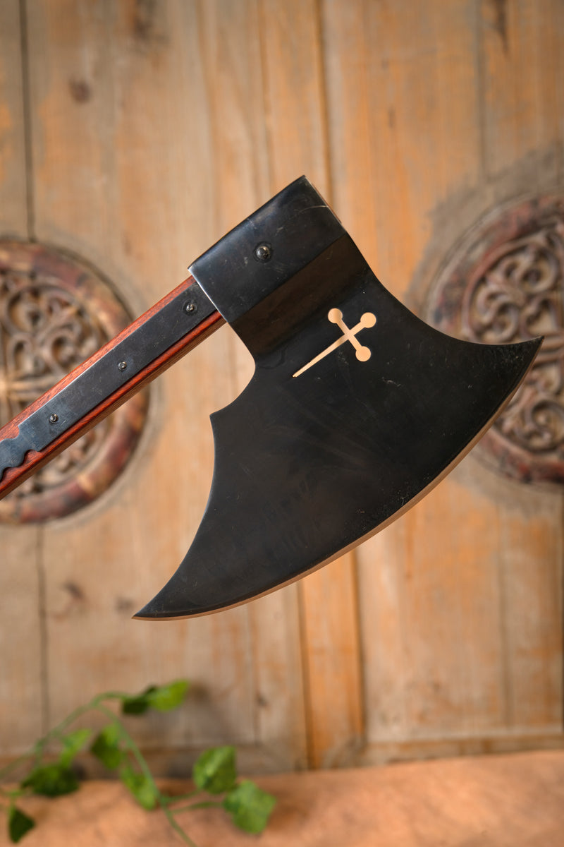 Ascia da guerra tardo-medievale, semi-affilata