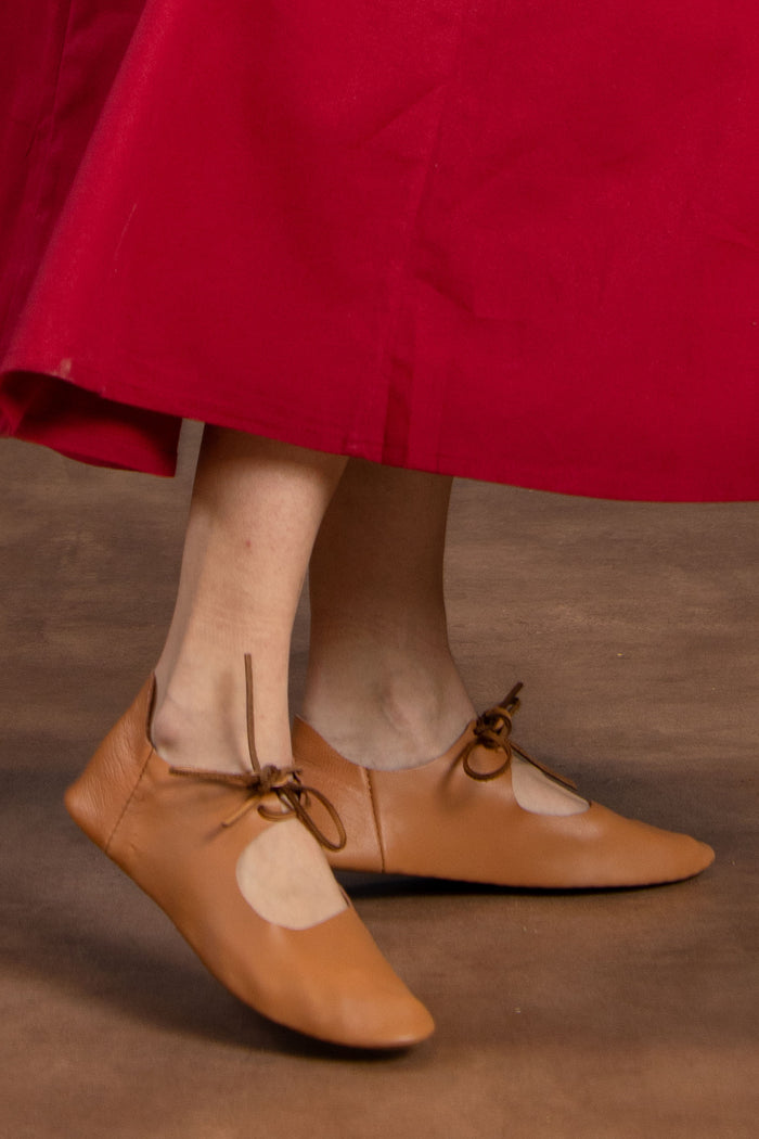 Turn shoes with laces (1100-1500)