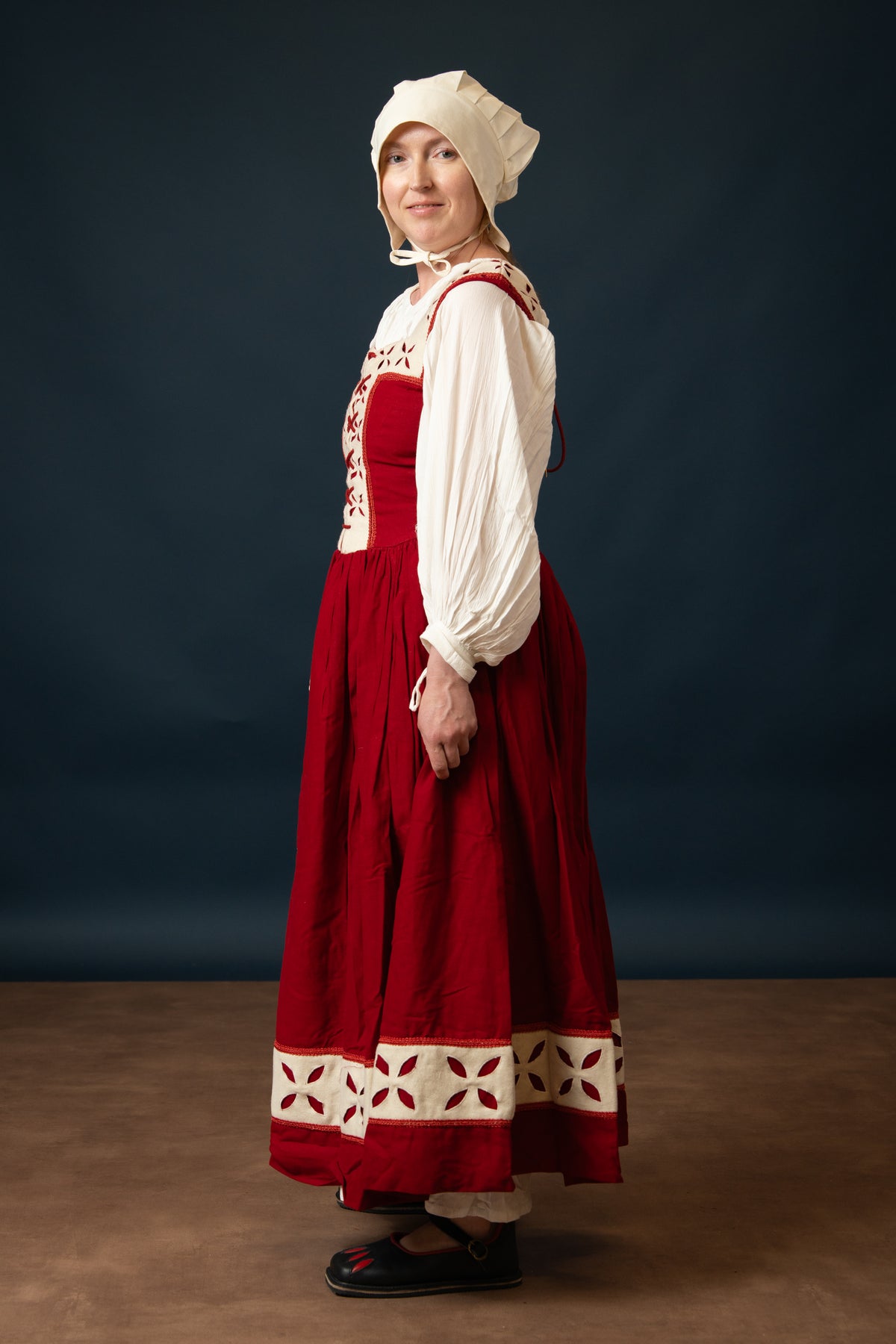 Landsknecht Kampfraudress Hannah, kirtle, wool, red-white