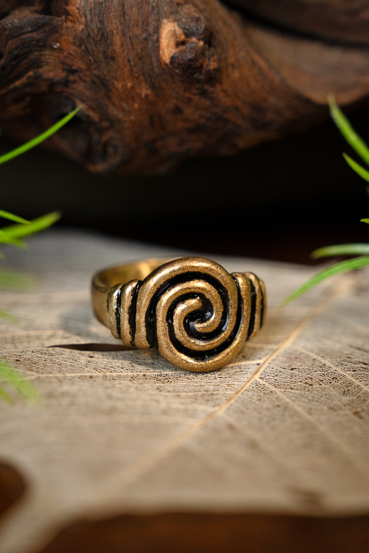 Bague anglo-saxonne du 7e-8e siècle, bronze