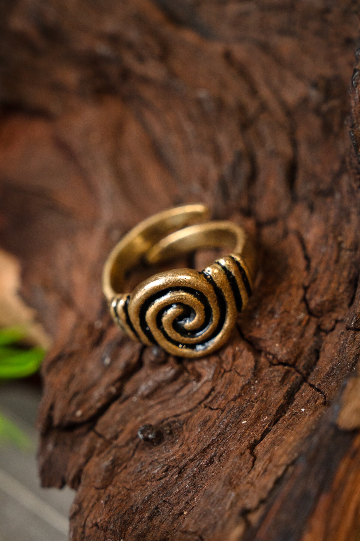 Bague anglo-saxonne du 7e-8e siècle, bronze