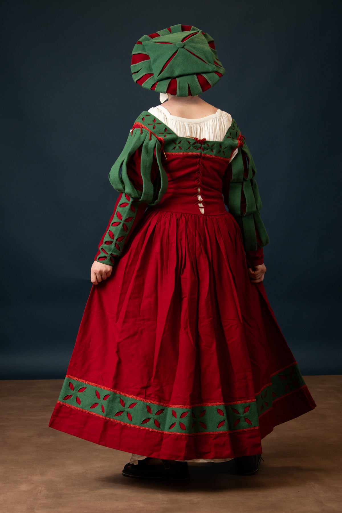 Landsknecht hat, counter beret, wool, green-red