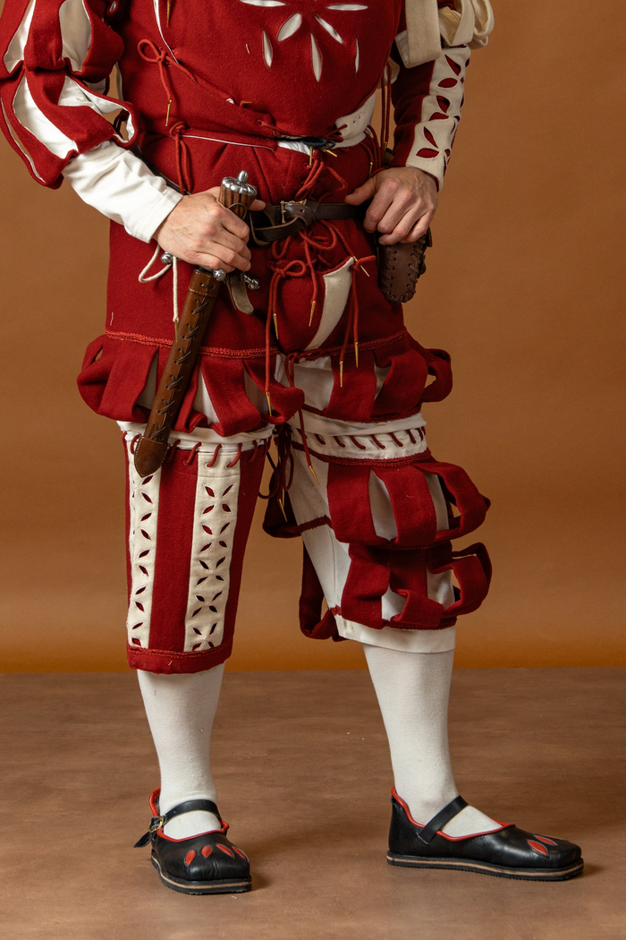 Broek Landsknecht, wolmix, rood en wit