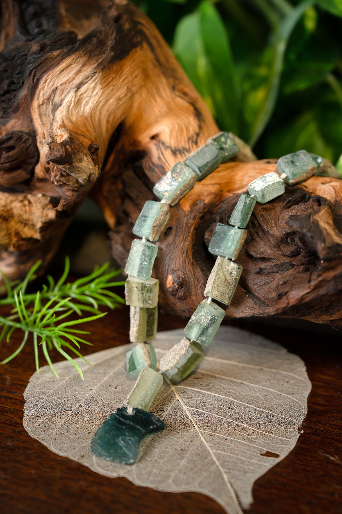 Collier viking en perles de verre, 35 perles