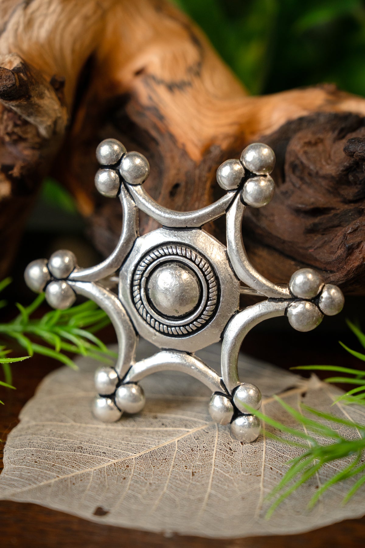 Brosch Uta zu Naumburg, försilvrad brons