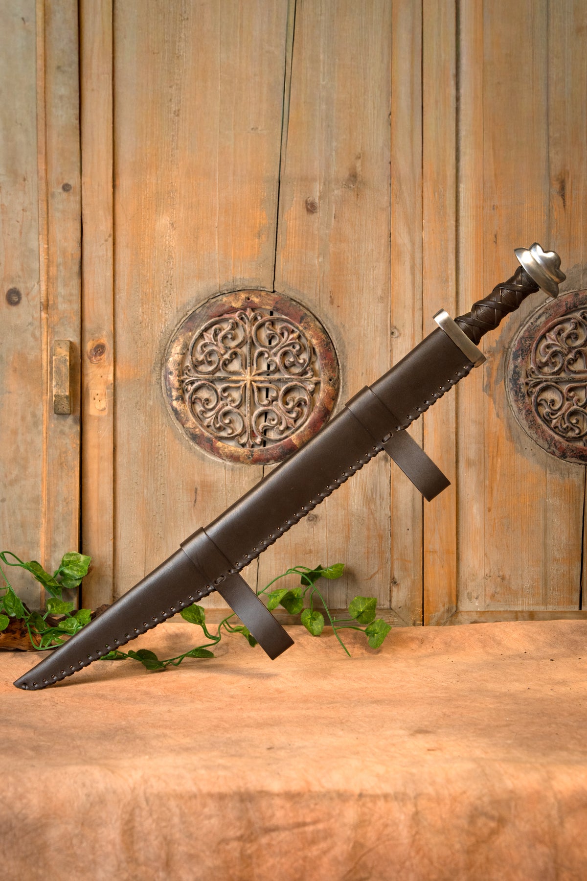 Beagnoth sax med runor, halvvass