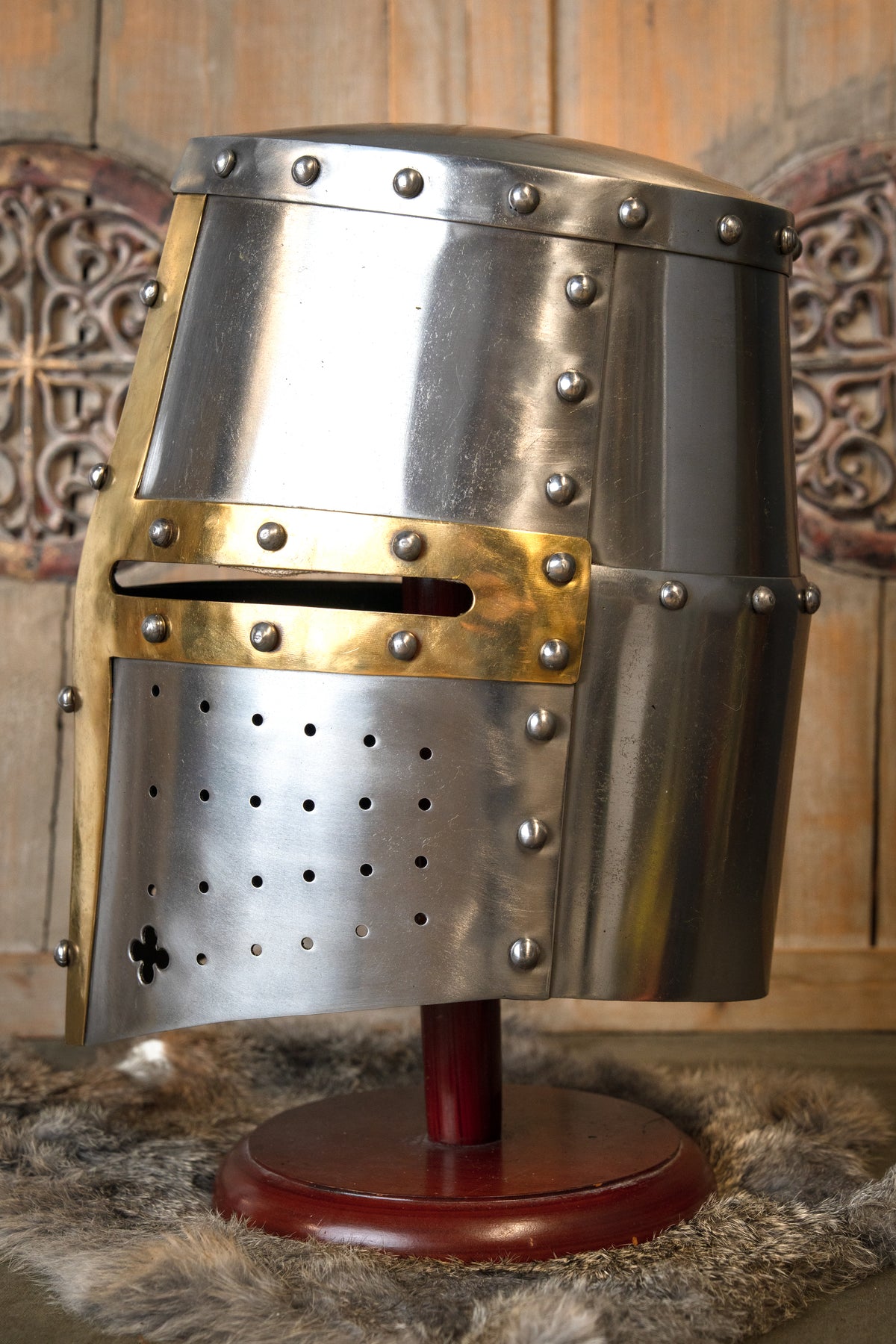 Hełm krzyżowców z mosiężnym wizjerem, 1,6 mm