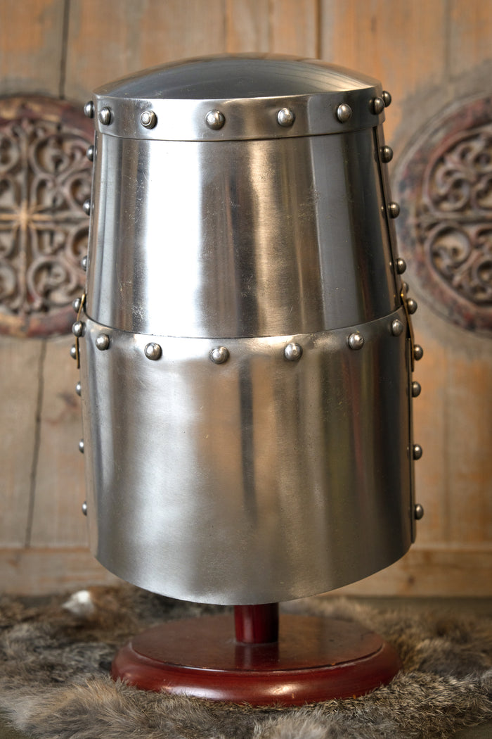 Hełm krzyżowców z mosiężnym wizjerem, 1,6 mm