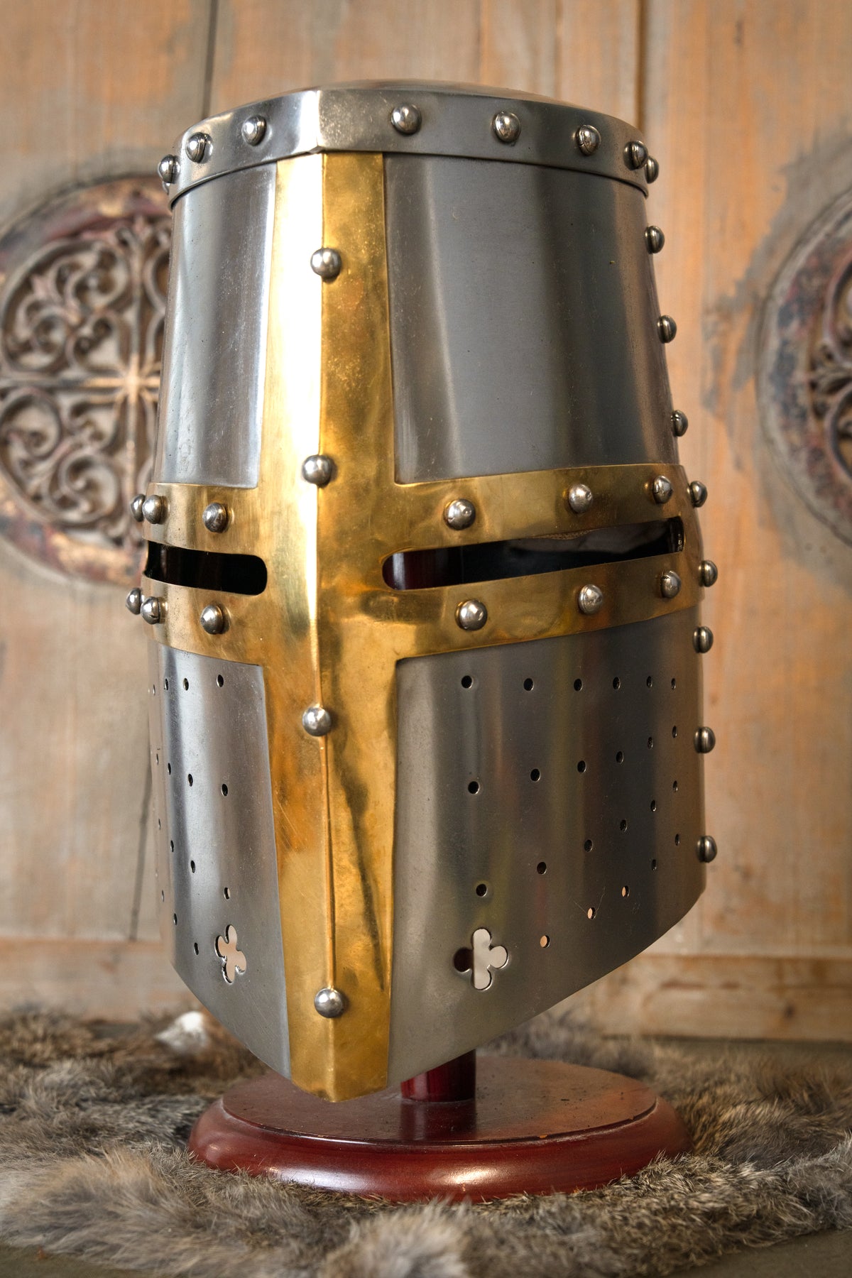 Hełm krzyżowców z mosiężnym wizjerem, 1,6 mm