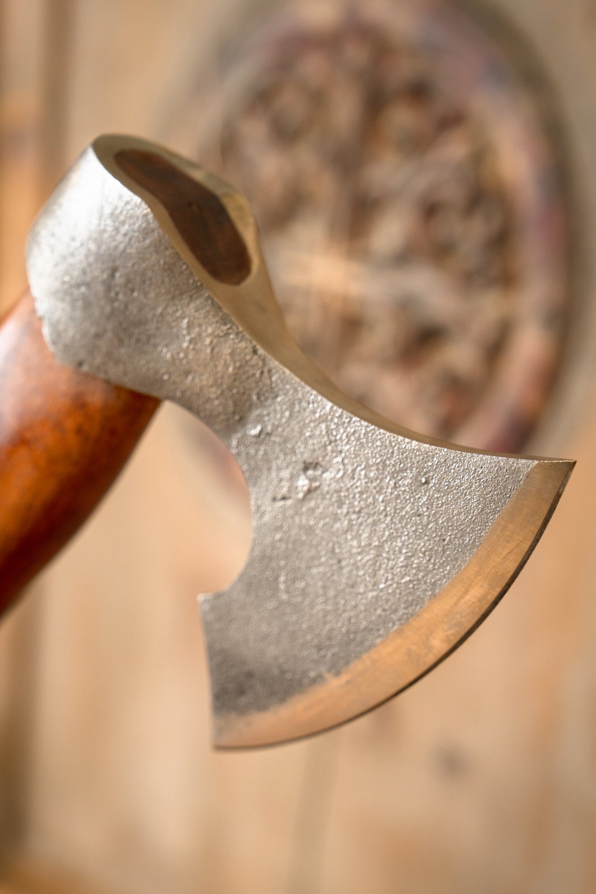 Traditionelle Holzfäller­axt, halbscharf