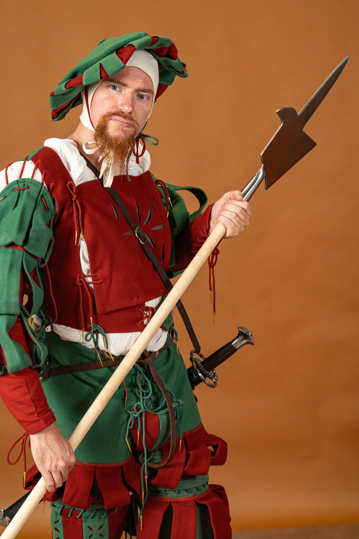 Landsknecht hat, counter beret, wool, green-red