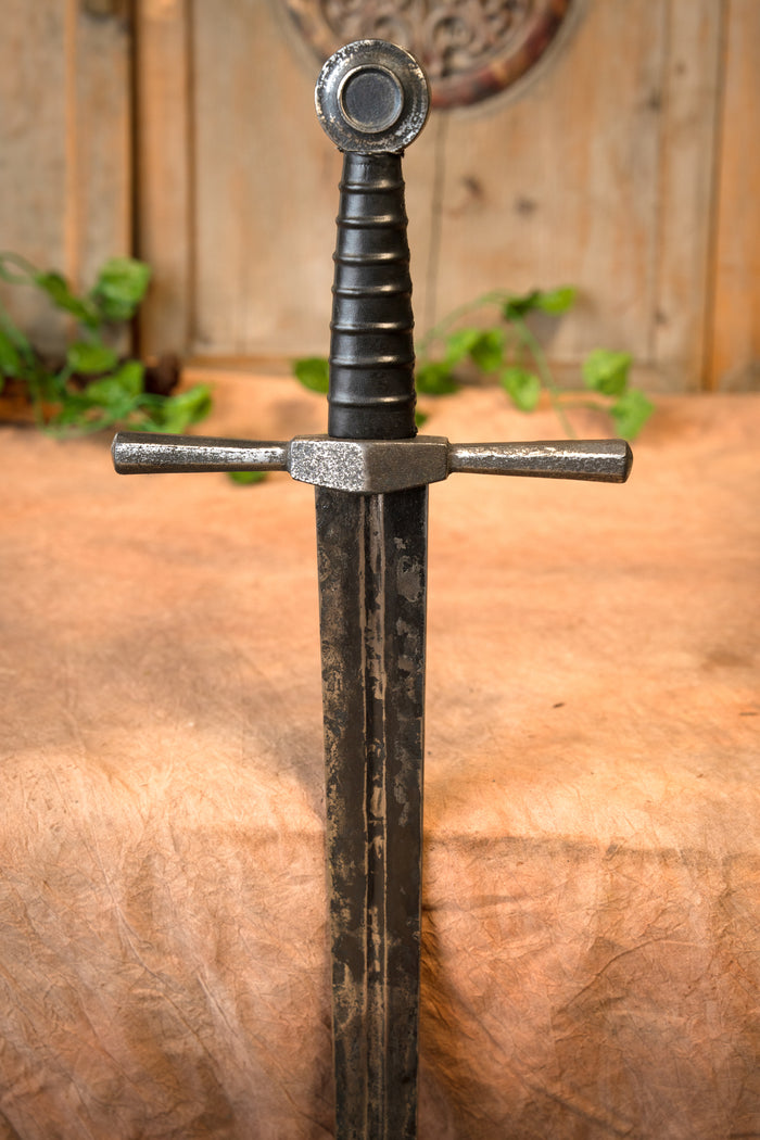 Medieval training sword old, blunt (battle-ready)