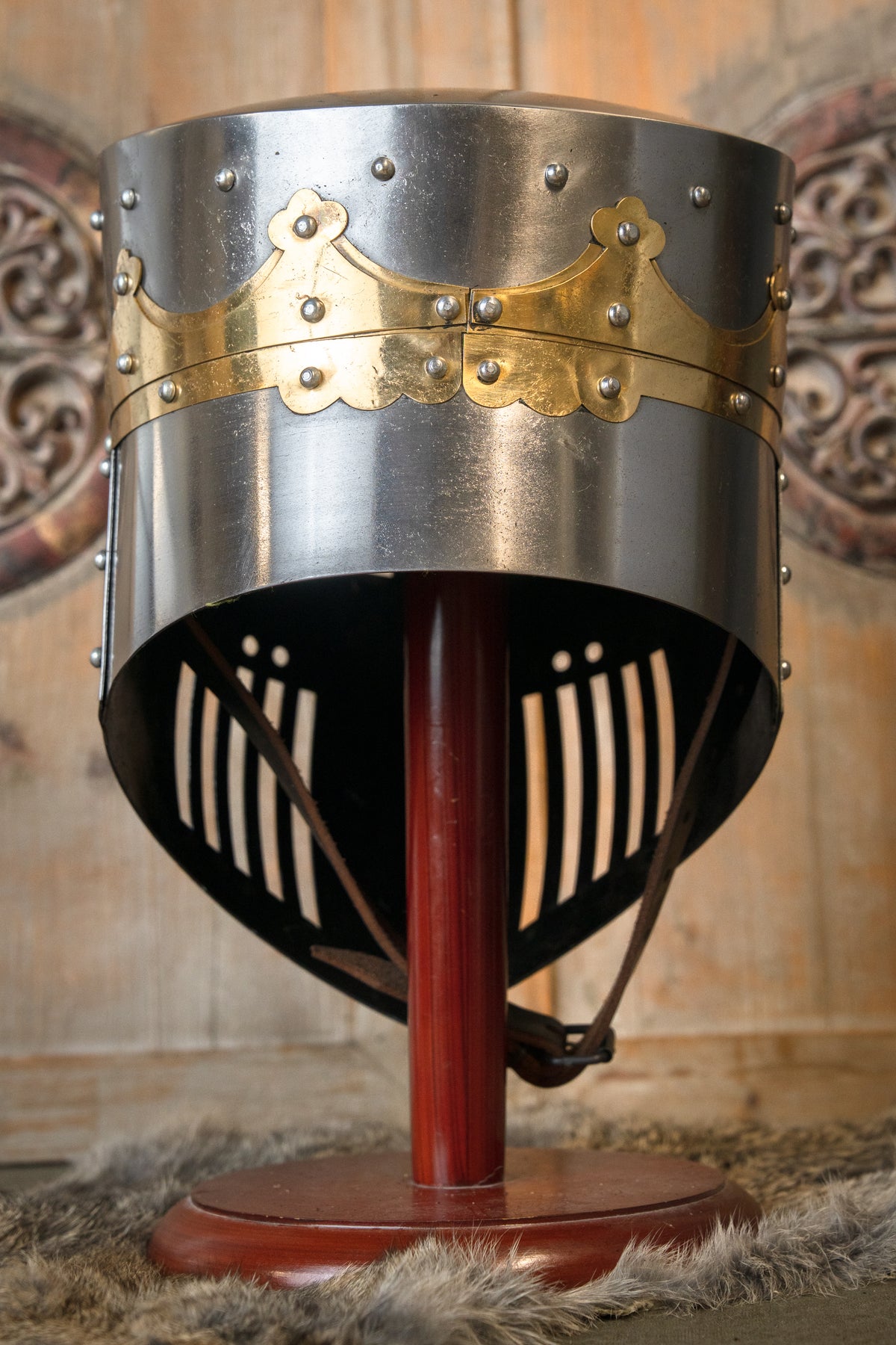 Crusader helmet Westminster Psalter, 1–1.2 mm