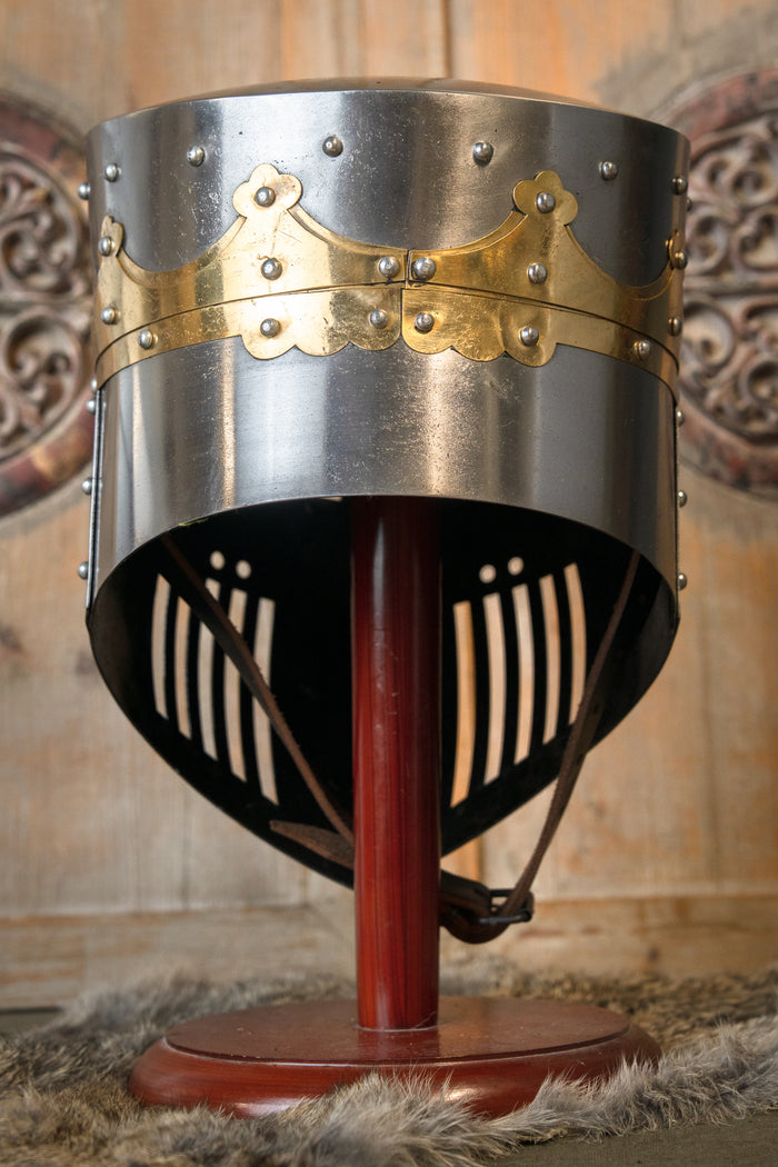 Crusader helmet Westminster Psalter, 1–1.2 mm