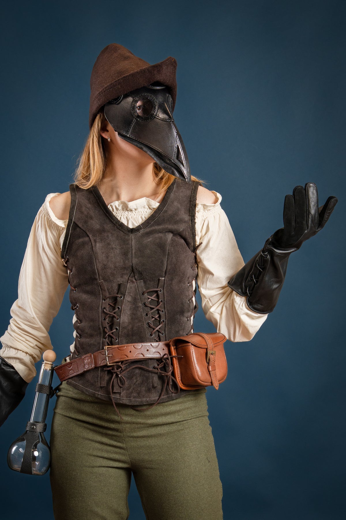 Masque de médecin de la peste en cuir, noir
